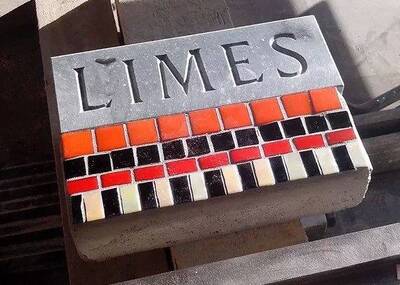 Afb. 6 Een close-up van een mozaïeksteentje. (Erfgoed gemeente Utrecht)