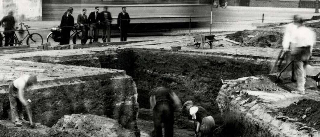 Archeologische opgraving op het Domplein in 1936.
